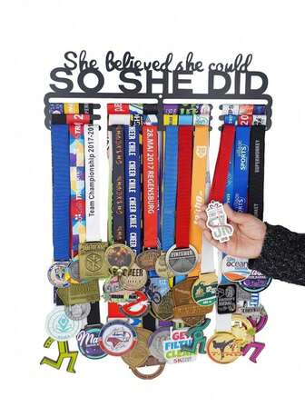 1 Wall Mounted Medal Display Stand With Auxiliary Hook; "She Believed She Could, So She Did It. Never Give Up." Trophy Hanger, Auxiliary Hook; Cheerleading Ribbon, Competitive Gymnastics, Track And Field, Back-Related Ribbon. Suitable For Modern Home Decoration, Family Decoration, Room Decoration, Bedroom Decoration, Bathroom Decoration,