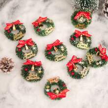 Mini Weihnachtskränze mit goldener Glocke, Puppenhaus Miniatur Weihnachtsbaum Dekoration, künstliche Kränze und Ornamente für Baum, Winterurlaub Heim Dekoration