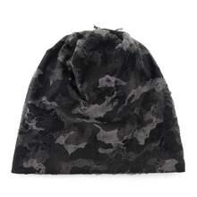 Gorro tipo beanie unisex con estampado de camuflaje, impresión de letras y agujeros desgastados, gorro elástico y ligero para hombres y mujeres, gorro cómodo y suave, gorro apilable, accesorio de moda urbana y hip hop, ideal para otoño e invierno