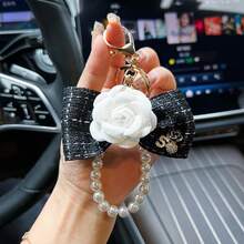 Cuerda de perlas creativa, llavero de camelia, lazo, bolso de tela, colgante de llavero, dije de coche de moda - BLANCO - Ver 6