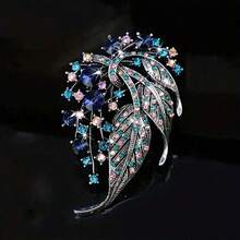1pc Elegant Leaf-Shaped Crystal Brooch, Suitable For Sweaters, Suits And Jackets - Fashionable Clothing Accessory And Jewelry Decoration