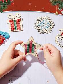 34pcs- Christmas Wooden Cross Stitch Kit Cross Stitch Wooden Ornaments Christmas Hanging Decorations Handicrafts Christmas Decorations For Christmas Tree Decorations (Tree Shape)