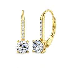 LOVESSOM أقراط فضة عيار 925 بحجر موسانيت 1 قيراط * 2، طراز كلاسيكي بسيط وأنيق، عالي الجودة للرجال والنساء، مناسب للاستخدام اليومي وحفلات الزفاف والحفلات والسفر وعيد الأم وعيد الأب وعيد الفصح وعيد الشكر وعيد الميلاد والذكرى السنوية وهدايا البلوغ