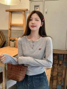 Women's Elegant Korean Style Gray Embroidered Long Sleeve Knit Top, Stretchy Design, Autumn/Spring