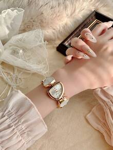 1pc New Fashion Women's Watch, Elegant Triangular Dial, Business Quartz Watch, Suitable For Daily Life, Parties And Banquets