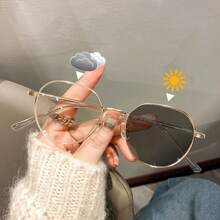 Gafas de lectura fotocromáticas para mujeres con montura de metal ovalada y lentes transparentes, gafas de lectura de moda para exterior, de 0 a +400 - Blanco - Ver 2