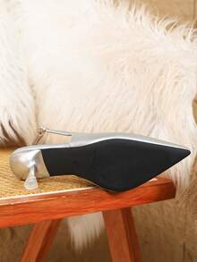 Giày sandal nữ hở gót kiểu Pháp mũi nhọn, thiết kế quai thanh lịch, thoải mái khi mang, màu trắng - Bạc - Xem 5