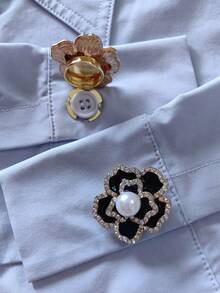 2 Pcs/Set Elegant Flower Button Covers, Shirts Button Cover Clip On Button Covers Fashion Crystal Cufflinks Cover, Suitable For Tuxedo And Wedding Dresses Decoration