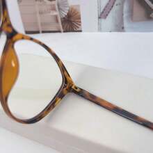 Women's Tortoiseshell Cat Eye Eyeglasses Frame, Versatile For Everyday Wear - Tea Leopard Print - View 5
