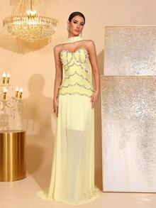 Vestido largo ajustado con decoración de perlas, cuello corazón sin tirantes, elegante para fiesta, cena, boda o eventos festivos - Amarillo - Ver 1