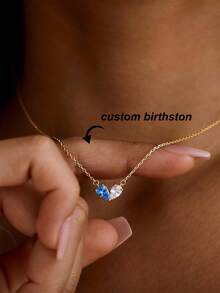 心形诞生石项链，简约优雅，采用金色不锈钢材质，适合女性佩戴，是周年纪念日、生日、圣诞节的理想礼物，也是送给母亲的完美之选。