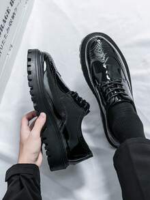 أحذية رسمية عصرية، أحذية سوداء وبيضاء، أحذية مكتبية لامعة كورية، أحذية جلدية كاجوال سميكة الأربطة منقوشة، أحذية عريس وشاهد العرس بطراز بريطاني، أحذية فستان كاجوال بأربطة، أحذية أكسفورد بلون أسود وأبيض، أحذية ديربي ذات أصبع مدبب لامع، أحذية جلدية ناعمة، مقاسات كبيرة 46-50، أحذية كعب عالي من الجلد الفاخر للحفلات - الأسود - مشاهدة 7