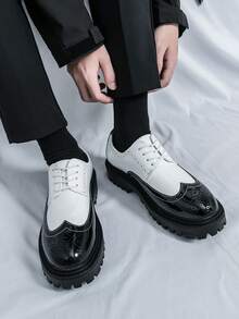 أحذية رسمية عصرية، أحذية سوداء وبيضاء، أحذية مكتبية لامعة كورية، أحذية جلدية كاجوال للرجال بنقوش زهور محفورة على الكعب السميك، أحذية زفاف بريطانية الطراز للعريس والوصيف، أحذية كاجوال بنمط ربطة، أحذية رسمية مريحة بنمط ربطة، أحذية أكسفورد بلون أسود وأبيض، أحذية ديربي بنصل مدبب لامع، أحذية جلدية ناعمة، مقاسات كبيرة 46-50، أحذية جلدية فاخرة بكعب عالٍ لحفلات الضيافة - أبيض وأسود - مشاهدة 10