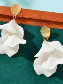 1 par de pendientes elegantes con colgante de pétalo blanco para mujeres, adecuados para fiestas, ocasiones formales, San Valentín, uso casual, cumpleaños, fiestas, citas