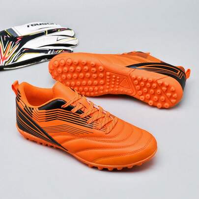 2025新款男士钉鞋，专业训练防滑软底，轻便透气，经久耐用，减震性能出色，专为人造草坪和街头足球设计，运动风格，提升场上表现