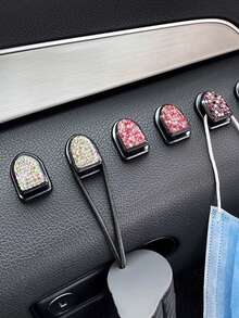 4 قطع من خطاطيف السيارة الصغيرة متعددة الوظائف المزينة بالكريستال والراين ستون، خطاطيف لتعليق المفاتيح والكابلات والأقنعة على لوحة القيادة، ديكور داخلي للسيارة، لون أبيض