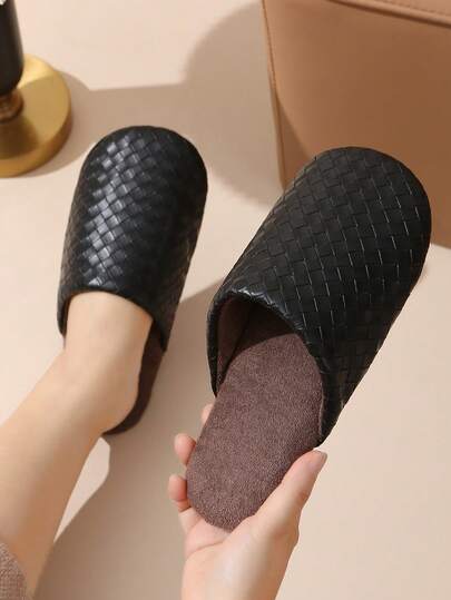 Pantufas femininas macias, felpudas e silenciosas em cor sólida. Pantufas confortáveis e quentes para uso interno. Pantufas antiderrapantes e duráveis para uso interno e externo. Pantufas confortáveis e quentes para casa. Forro de lã grosso. Pantufas essenciais macias, confortáveis e quentes para usar em casa. Pantufas com biqueira grossa. Botas de neve estilosas para o inverno. Pantufas sem fecho, leves e silenciosas para uso interno.