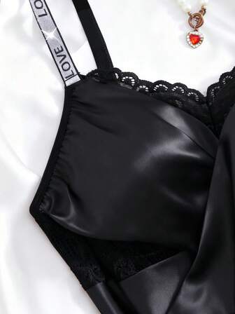 新款女士性感内衣“LOVE”字母弹力肩带胸部交叉设计蕾丝裙宽松舒适露背睡裙