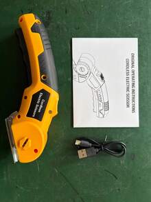 Cordless Electric Scissors With Automatic Fabric Cutting System - Max Cutting Thickness 1/4 Inch, Rechargeable Battery, USB Charging, For Clothes, Cardboard, Carpet, Faux Leather - Industrial-Grade Tool For Cutting Fabrics, Sturdy Tool Design, Construction - Multicolor - View 14