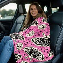 Rosa Schädel- und Mottendruck Überwurf Decke - Hergestellt aus Polyester Fleece, moderne digitale Bedruckung, niedliches Halloween Thema, bequeme Heimdekoration für alle Jahreszeiten, maschinenwaschbar