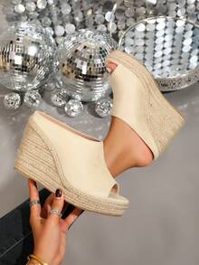 Pantuflas de mujer con cuña de cuerda de lino y punta abierta de peluche grande