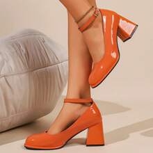 These Solid-Color High Heels Are Simple, Elegant, And Classic. They Feature A Rounded Toe For A Comfortable Fit, And An Ankle Strap Accentuates The Legs For A More Elegant Look. The Thick Heel And Rubber Sole Provide A Comfortable, Non-Slip Feel For Effortless Walking. They're Perfect For Dinners, Weddings, And Parties, And Can Also Be Paired With Professional Attire To Enhance A Woman's Elegant Demeanor. - 橘色 - 查看 4