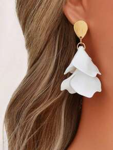 1 par de pendientes elegantes con colgante de pétalo blanco para mujeres, adecuados para fiestas, ocasiones formales, San Valentín, uso casual, cumpleaños, fiestas, citas