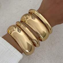 4pcs/Set Vintage Simple Punk Style Thick Bracelet, Suitable For Women, Eternal Beauty Cuff Bracelet, Jewelry Accessories Gift Set, Daily Outfit. Note: The Metal Surface May Have Minor Scratches. - 4件套手鍊 - 查看 1