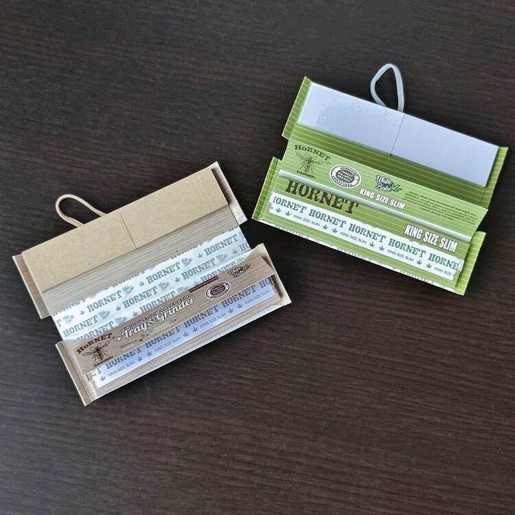 1セット、3in1ローリングペーパー - 巻紙50枚 + フィルターチップ50枚 + ローリングトレイ + グラインダー - ポータブル&便利なローリングペーパー、グリーン/ブラウンカラーオプション、自宅、アウトドア、旅行、喫煙アクセサリー、クリスマス&ハロウィーンギフトに適しています - マルチカラー - 見る 5