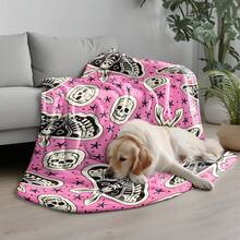 Rosa Schädel- und Mottendruck Überwurf Decke - Hergestellt aus Polyester Fleece, moderne digitale Bedruckung, niedliches Halloween Thema, bequeme Heimdekoration für alle Jahreszeiten, maschinenwaschbar