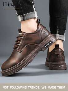 Flipark 1 par de botas de trabajo de cuero retro de caña baja para hombres, con cordones, suela gruesa, zapatos casuales para ir al trabajo - Caqui - Ver 3