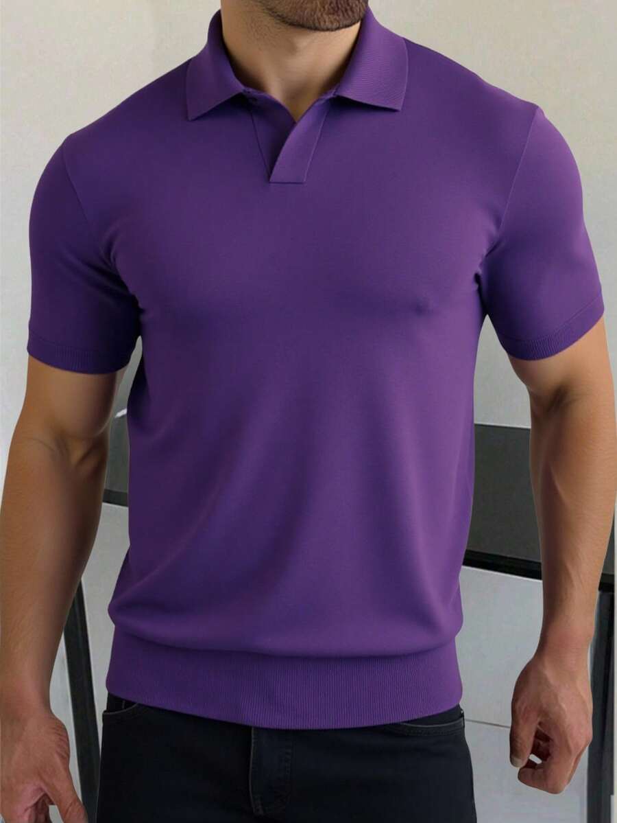 Playera polo para hombre de manga corta muchos colores, diseño clásico y moderno, confeccionada en tela suave y fresca, ideal para combinar con jeans o pantalones casuales. Perfecta para uso diario, oficina o salidas informales. Ajuste cómodo que resalta el estilo masculino y brinda confort todo el día. ¡Luce a la moda! - Morado - Ver 1