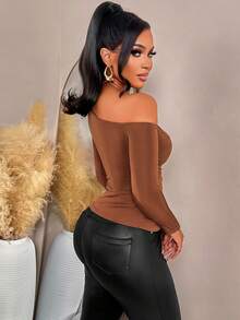 AIJ Amarilo Women's Autumn/Winter Off-Shoulder Fashion Influencer-Style Sensual Solid-Colour Long-Sleeved Ruffled Base Layer - Brown - View 2