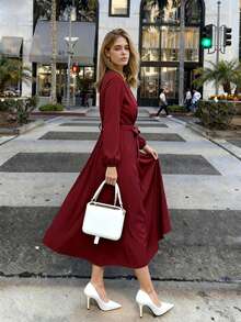 Abito lungo casual da donna a maniche lunghe con scollo a V, linea A, plissettato, con decorazione a fiocco