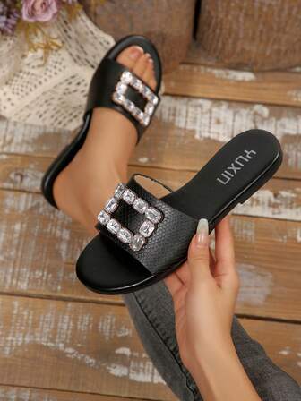 Kvinnors fyrkantiga kristalldekorerade platta slip-on-tofflor, bekväma svarta hustofflor för inomhus- och utomhusbruk, rund tå sommarsandaler för damer, lågklackade minimalistiska mångsidiga tofflor