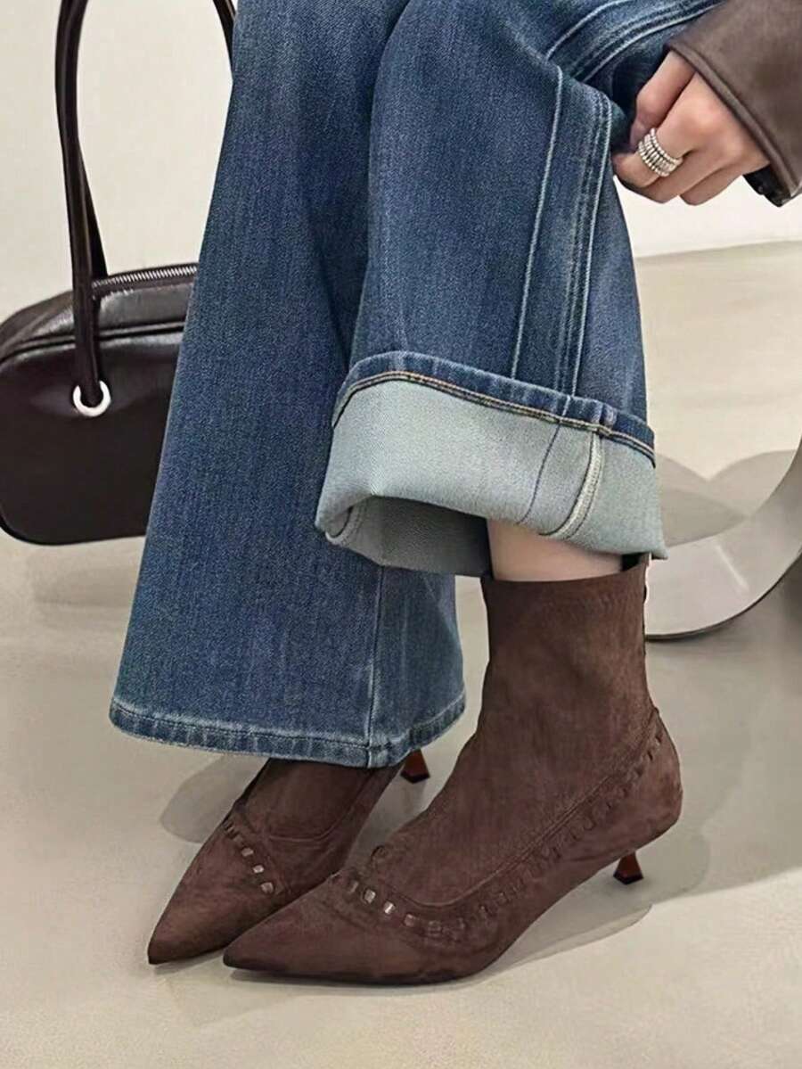 韩版小众设计尖头细跟紧身短靴，2025秋冬新款丝绒时尚百搭踝靴，猫跟靴 - 咖啡棕 - 查看 1