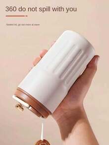 1个450毫升不锈钢保温旅行咖啡杯，带提手，双层真空密封，保温/保冷，防滑，适用于水、奶昔、茶或冰咖啡，非常适合居家、办公、公路旅行、露营、徒步、运动、野餐等场合。