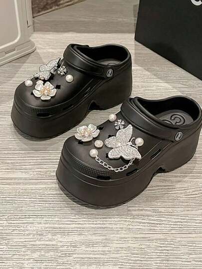 صنادل منصة مغلقة الأصبع بتصميم كرتوني مزينة بسلسلة فضية، سميكة الوسط، ذات كعب منحدر، خفيفة الوزن، قابلة للتنفس، مناسبة للارتداء اليومي، المواعيد، التسوق، الشاطئ، السفر، جميع المواسم