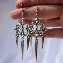 Spiked Cone Earrings - Gothic Rivet Design For Rock & Punk Fashion, Metal Sculpture Jewelry (Unisex) - 銀色 - 查看 4