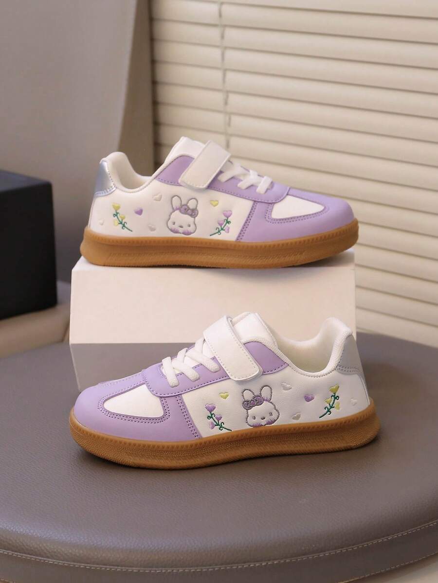 1双新款刺绣女童/儿童休闲运动鞋，时尚百搭鞋