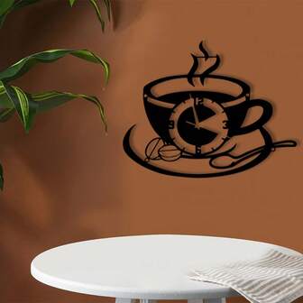 Hello Young 复古金属咖啡杯壁钟，设计充满怀旧气息。采用耐用的粉末涂层铁制成，是咖啡吧、节日装饰（圣诞节、感恩节、万圣节）的理想之选。