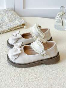 1双女童亮面软底蝴蝶结设计学生平底鞋，公主风演出鞋，春秋季 - 米色 - 查看 4