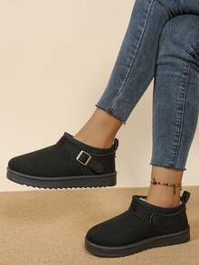 秋冬季女士时尚舒适黑色保暖内衬套脚雪地靴，带搭扣，适合室内外穿着