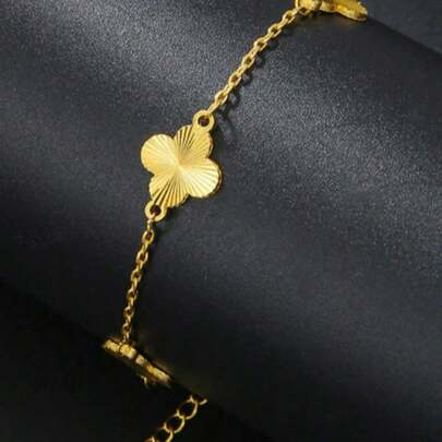 1 件时尚精致的金色四叶草手链，适合女士日常佩戴，是送给朋友的最佳夏季礼物