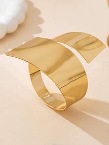 Brazalete, anillo y aretes de estilo punk metálico dorado con diseño geométrico asimétrico ancho y brillante, adecuado para atuendos diarios, de fiesta y de festivales de música de mujeres - Amarillo Oro - Ver 4