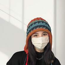 1 szt. unisexowa zimowa czapka beanie – miękka, luźna czapka z wielokolorowym wzorem w paski (brązowy/niebieski/pomarańczowy/czerwony/czarny/szary/biały/cyjanowy/fioletowy) – lekka, ciepła, wiatroszczelna, z nausznikami i ozdobnymi frędzlami, elastyczna, do jazdy na nartach, snowboardzie, na co dzień na świeżym powietrzu – nadaje się do prania w pralce, akcesorium na zimną pogodę, damska zimowa czapka beanie