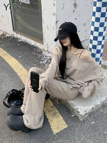 Y6Y 休闲时尚宽松不对称肩部女式卫衣，长袖露肩上衣，2025 年秋冬新品