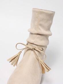 بوت نسائية بيج مطوية بشراشيب منتصف الساق، أنيقة متعددة الاستخدامات للارتداء اليومي والعطلات، ذات أصابع قدم مستديرة مسطحة، موضة خريف/شتاء - بيج - مشاهدة 4