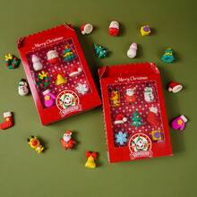 8 piezas Borrador mini de Navidad en caja, 8 formas festivas (árbol, sombrero, Santa, muñeco de nieve, guante, corona, copo de nieve, campana) - Favor de fiesta, intercambio de clase, relleno decorativo, decoración navideña - Colores brillantes, duradero y fácil de - Excelente para suministros de fiesta de Navidad, bolsas de regalo, rellenos de calcetines y papelería navideña - Decoraciones y premios de fiesta navideña