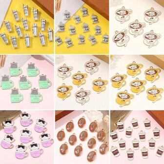 各种款式的珐琅猫形和咖啡杯形吊坠，时尚迷人，简约百搭，可用于DIY手链、项链、耳环、脚链、钥匙扣、背包链，也适用于圣诞节、感恩节、万圣节派对、海滩度假、各种聚会、生日、礼物、情人节、母亲节等场合的装饰配件。